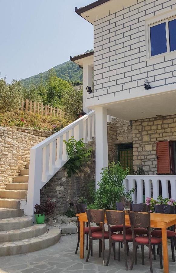 Villa Goliku Pestani